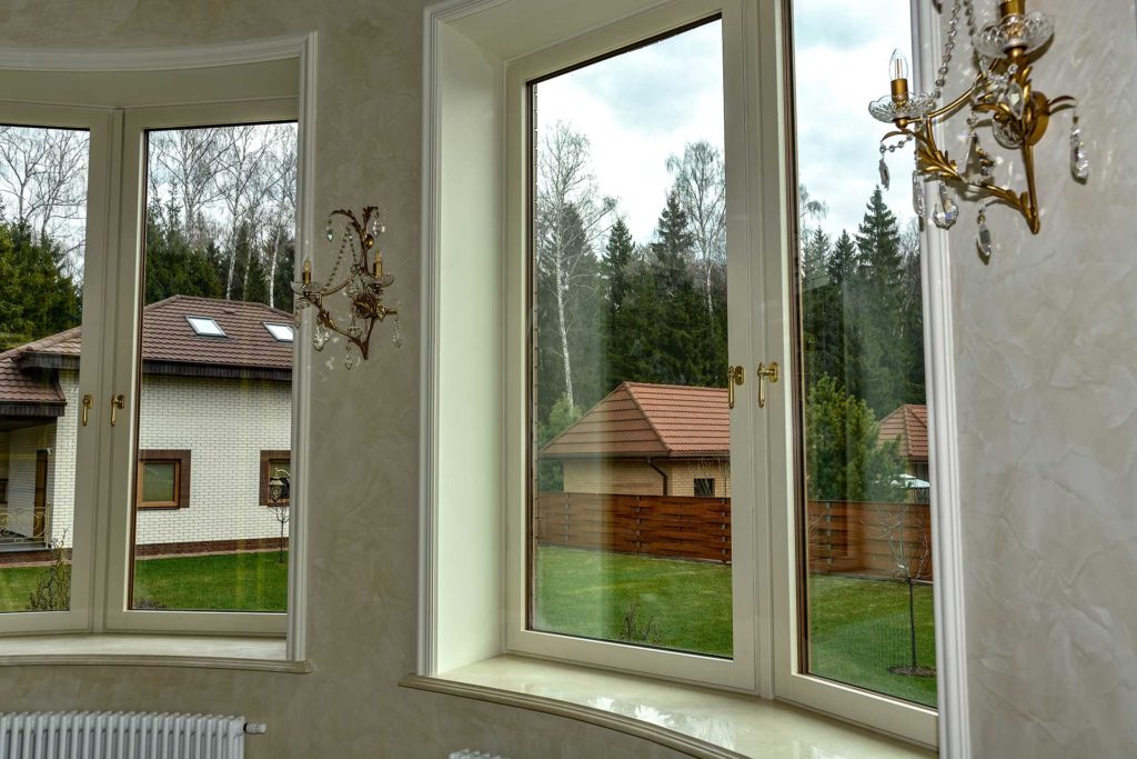 Установлены дубовые окна немецкого производства