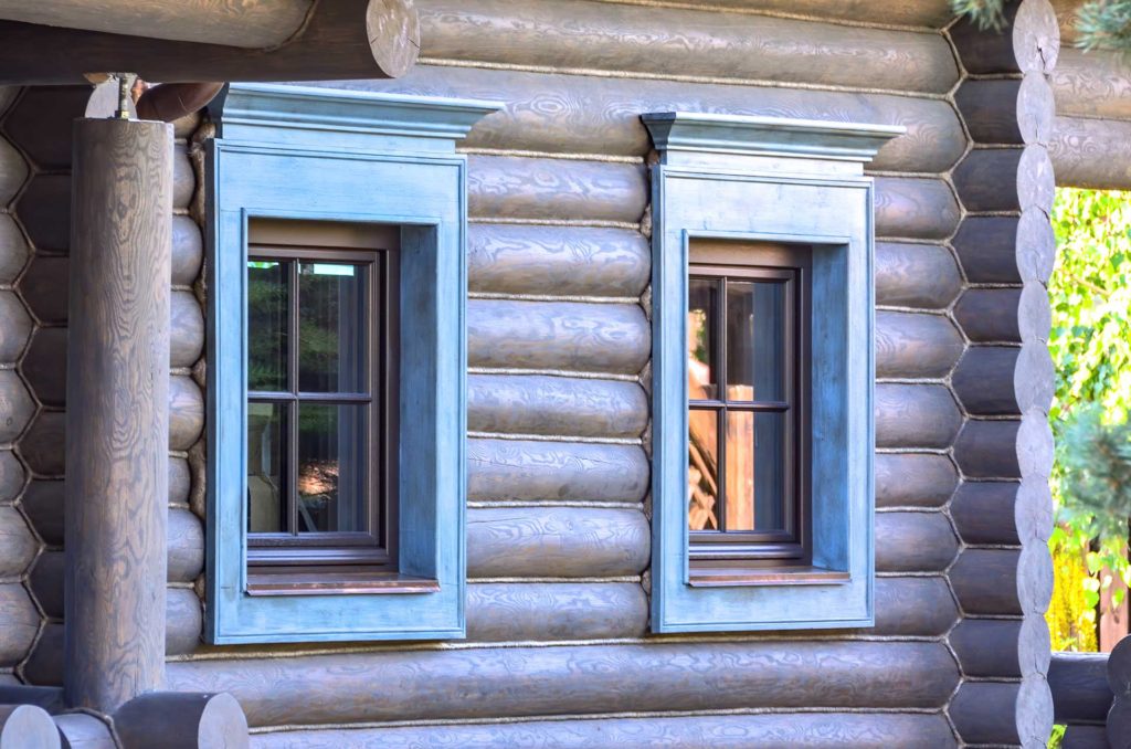Установлены дубовые окна с историческим профилированием
